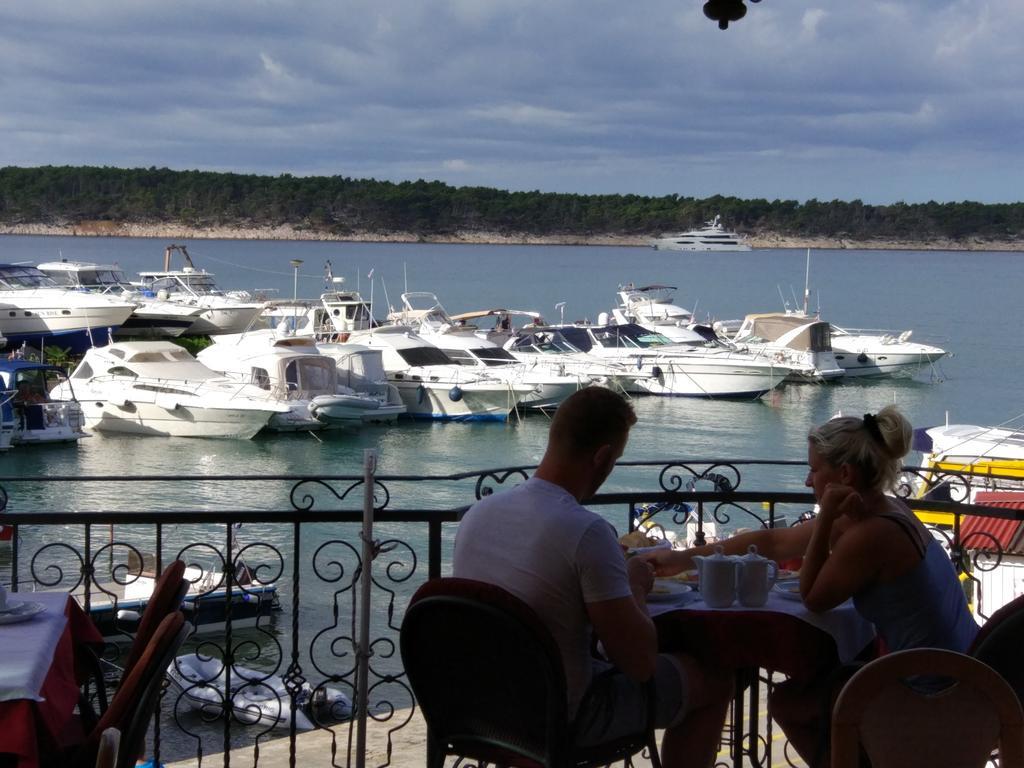 Captain'S Club Banjol Dış mekan fotoğraf