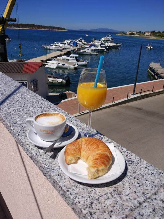 Captain'S Club Banjol Dış mekan fotoğraf