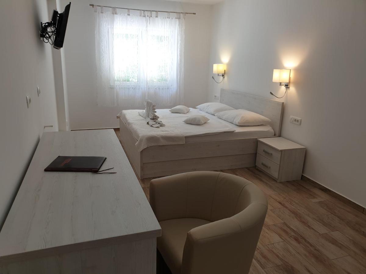 Captain'S Club Banjol Dış mekan fotoğraf